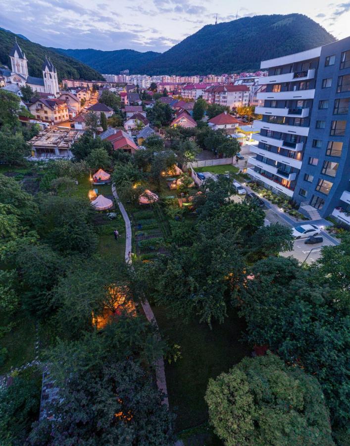 Hotel Dragonfly Gardens - The Wagons Braşov Esterno foto